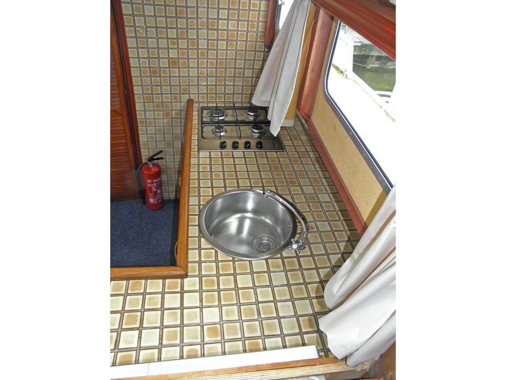 Cabin en avant, H&eacute;bergements